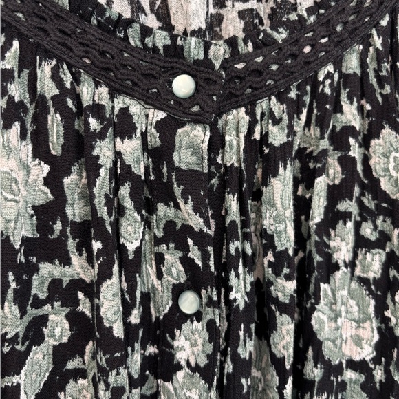 East Adeline Floral Women's Blouse 2X - Picture 3 of 6